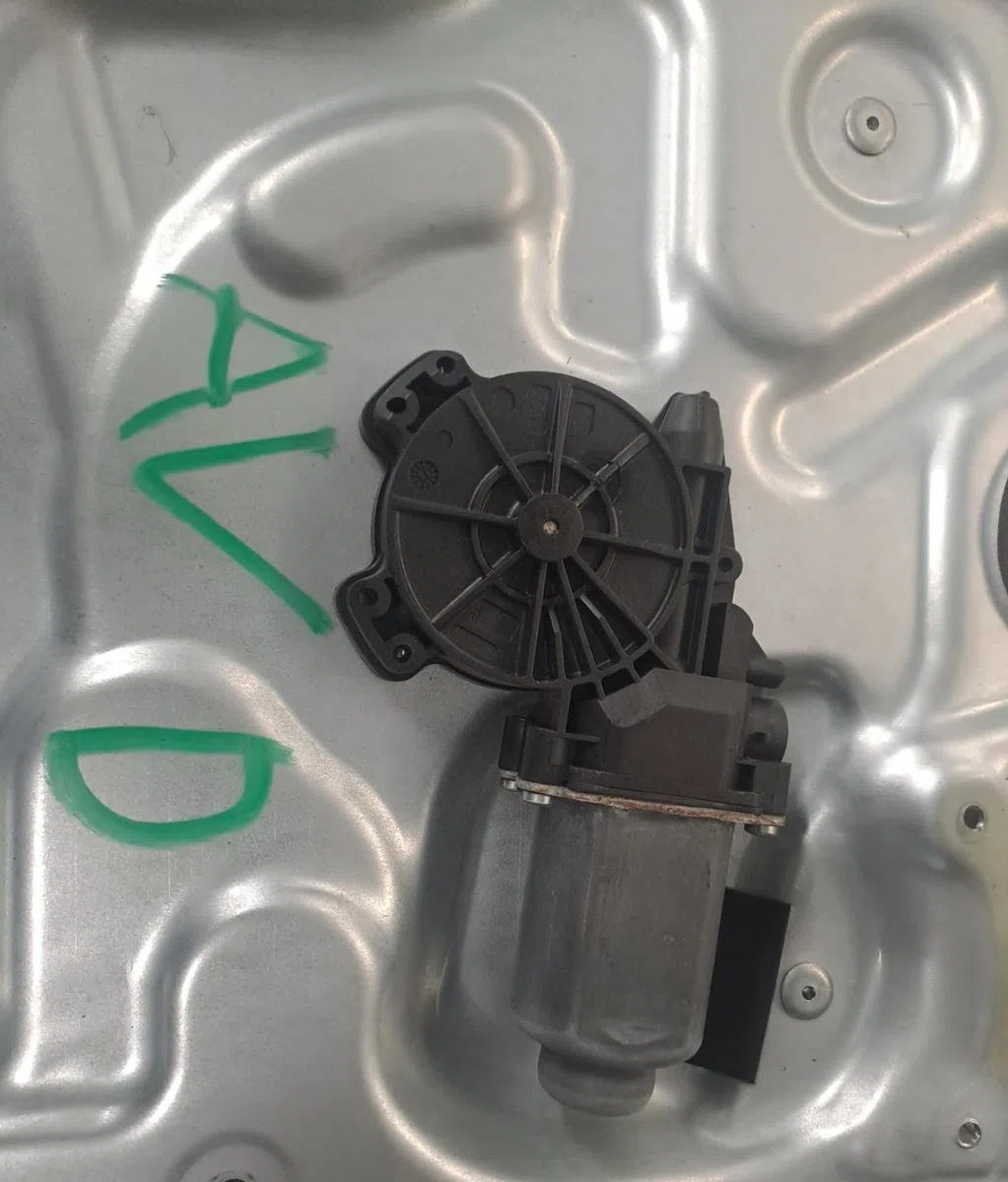 Mecanisme  moteur lève-glace avant droit NISSAN QASHQAI 1  QASHQAI 1 PHASE 2 occasion