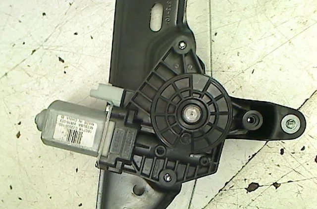 Mecanisme  moteur lève-glace avant droit Nissan QASHQAI II SUV (J11, J11_) 1.5 dci (2013) 5 portes occasion