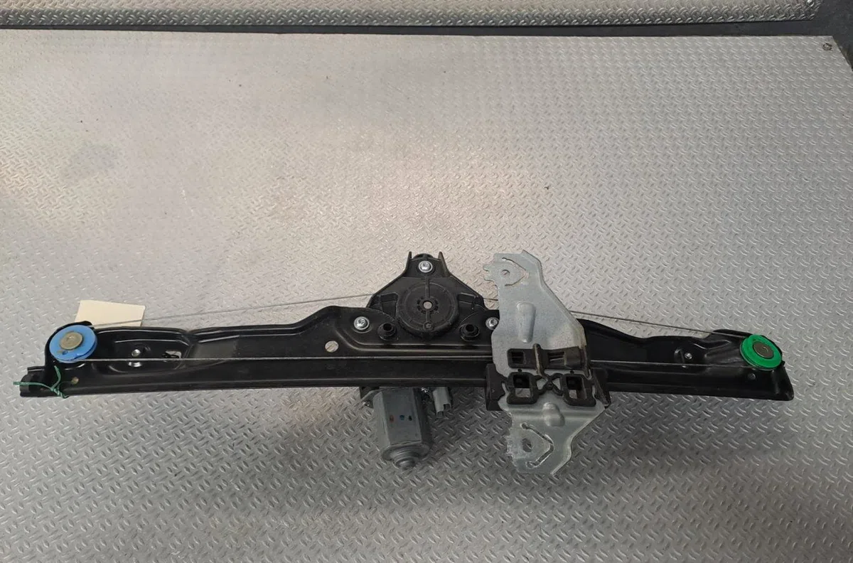 Mecanisme  moteur lève-glace avant droit Nissan QASHQAI II SUV (J11, J11_) 1.6 dci (2013) occasion