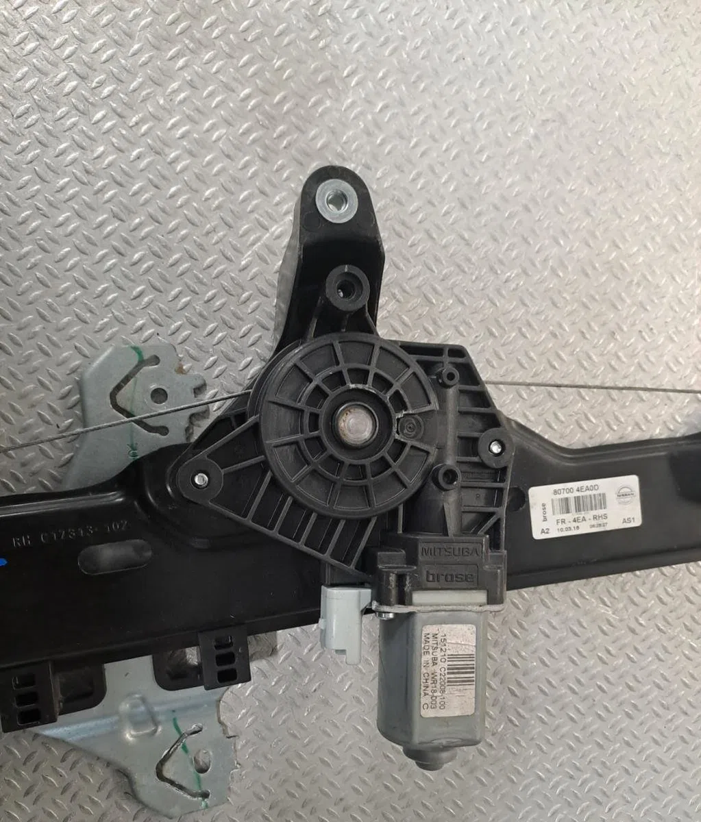 Mecanisme  moteur lève-glace avant droit Nissan QASHQAI II SUV (J11, J11_) 1.6 dci (2013) occasion