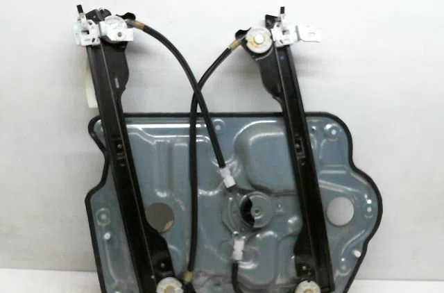 Mecanisme  moteur lève-glace avant droit Nissan QASHQAI - QASHQAI 2 I (J10, NJ10, JJ10E) 2.0 dci traction intégrale (200