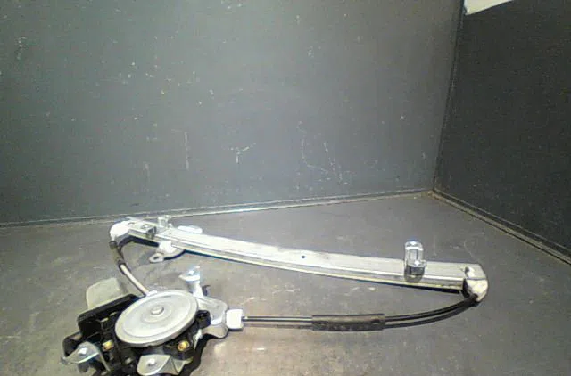 Mecanisme  moteur lève-glace avant droit Nissan X-TRAIL I (T30) 2.2 dci 4x4 (2001-2008) 5 portes occasion