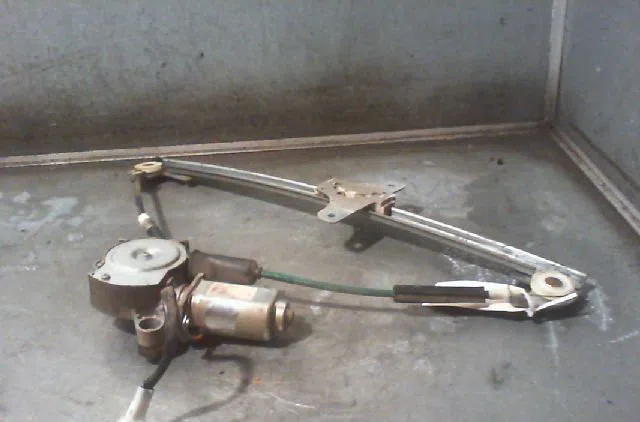 Mecanisme  moteur lève-glace avant droit Opel AGILA (A) (H00) 1.2 16v (f68) (2000-2007) occasion