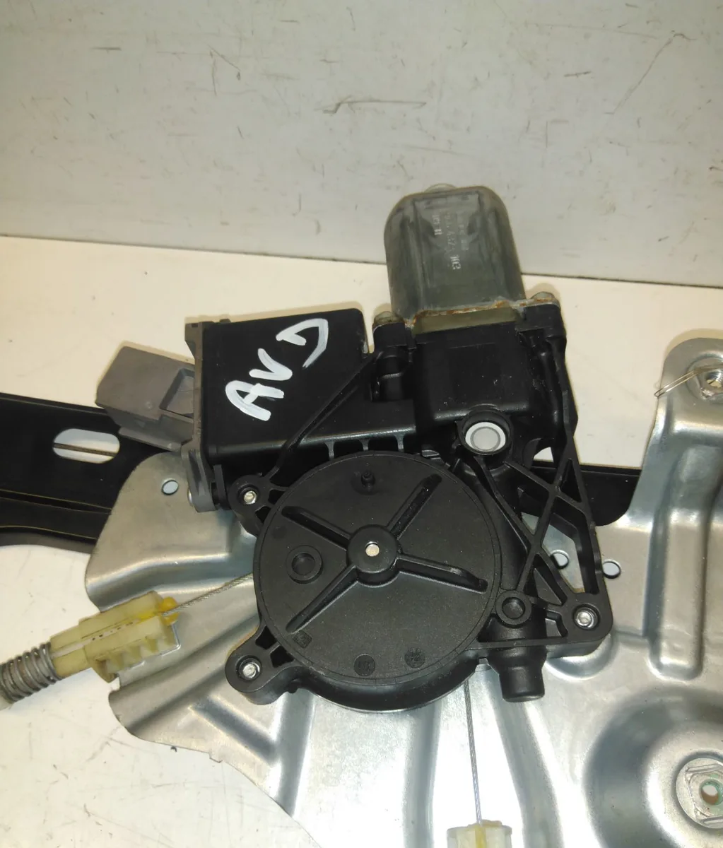 Mecanisme  moteur lève-glace avant droit OPEL ASTRA IV occasion