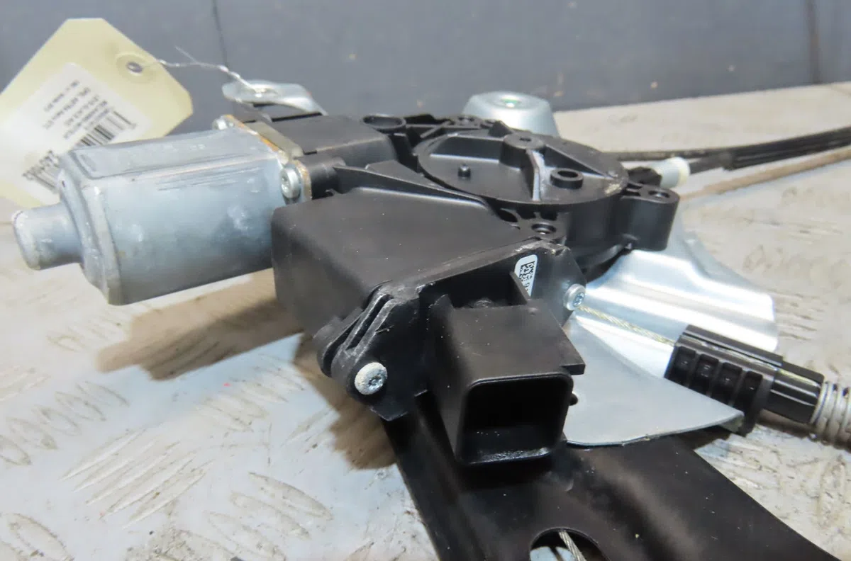 Mecanisme  moteur lève-glace avant droit Opel ASTRA J GTC 1.4 (08) (2011-2015) occasion
