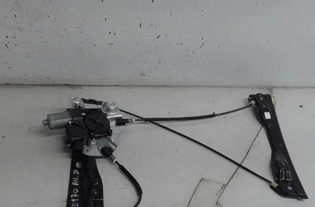 Mecanisme  moteur lève-glace avant droit Opel ASTRA J GTC 1.6 sidi (08) (2013) occasion