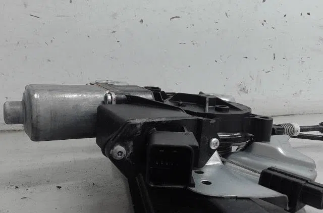 Mecanisme  moteur lève-glace avant droit Opel ASTRA J GTC 1.6 sidi (08) (2013) occasion