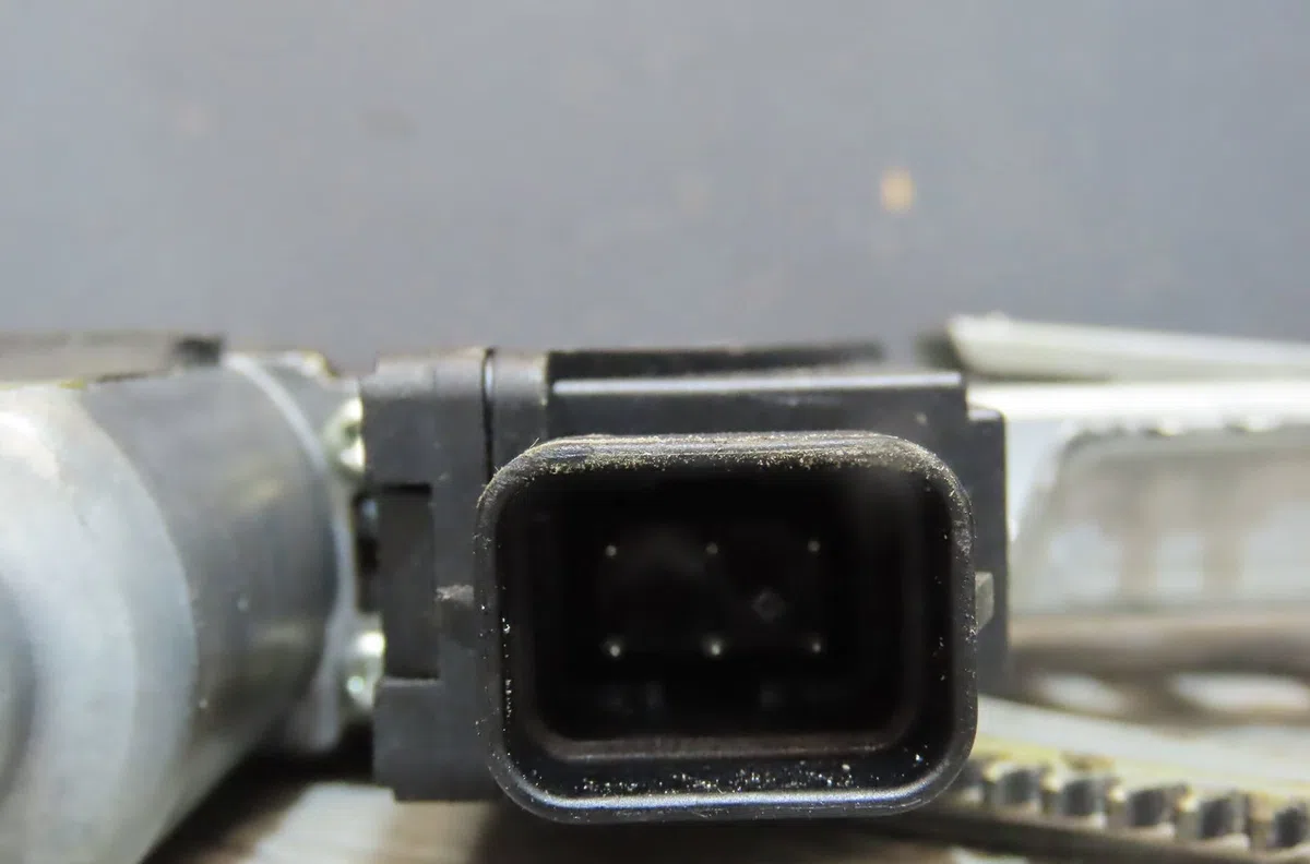 Mecanisme  moteur lève-glace avant droit Opel COMBO Tour 1.7 dti 16v (2001-2004) occasion