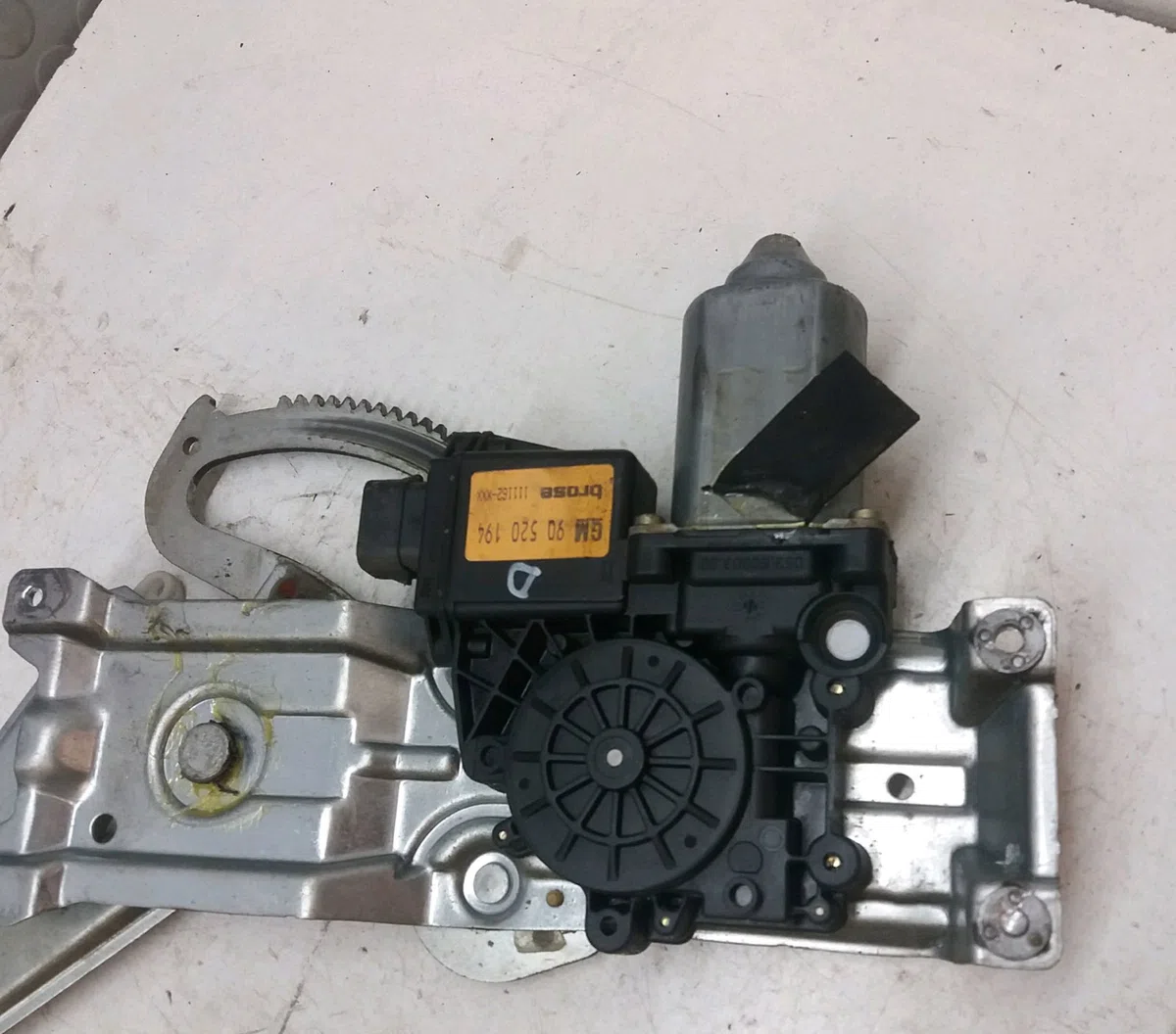Mecanisme  moteur lève-glace avant droit Opel CORSA B (S93) 1.4 i (f08, f68, m68) (1993-2000) occasion