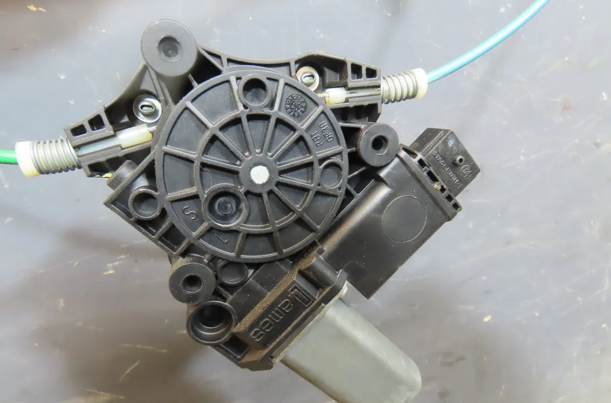 Mecanisme  moteur lève-glace avant droit Opel CORSA D (S07) 1.3 cdti (l08, l68) (2006-2014) 5 portes occasion