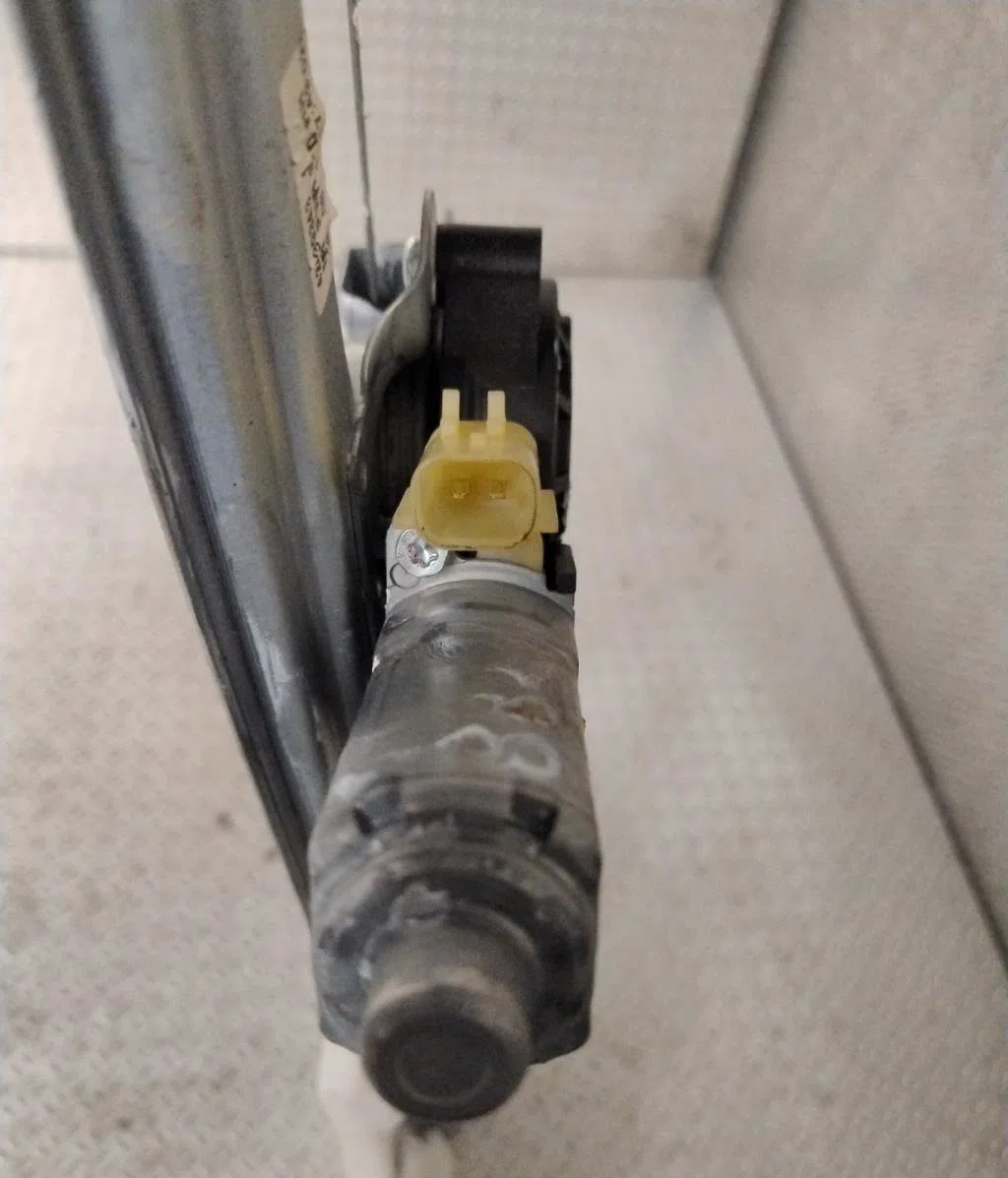 Mecanisme  moteur lève-glace avant droit OPEL KARL  KARL occasion