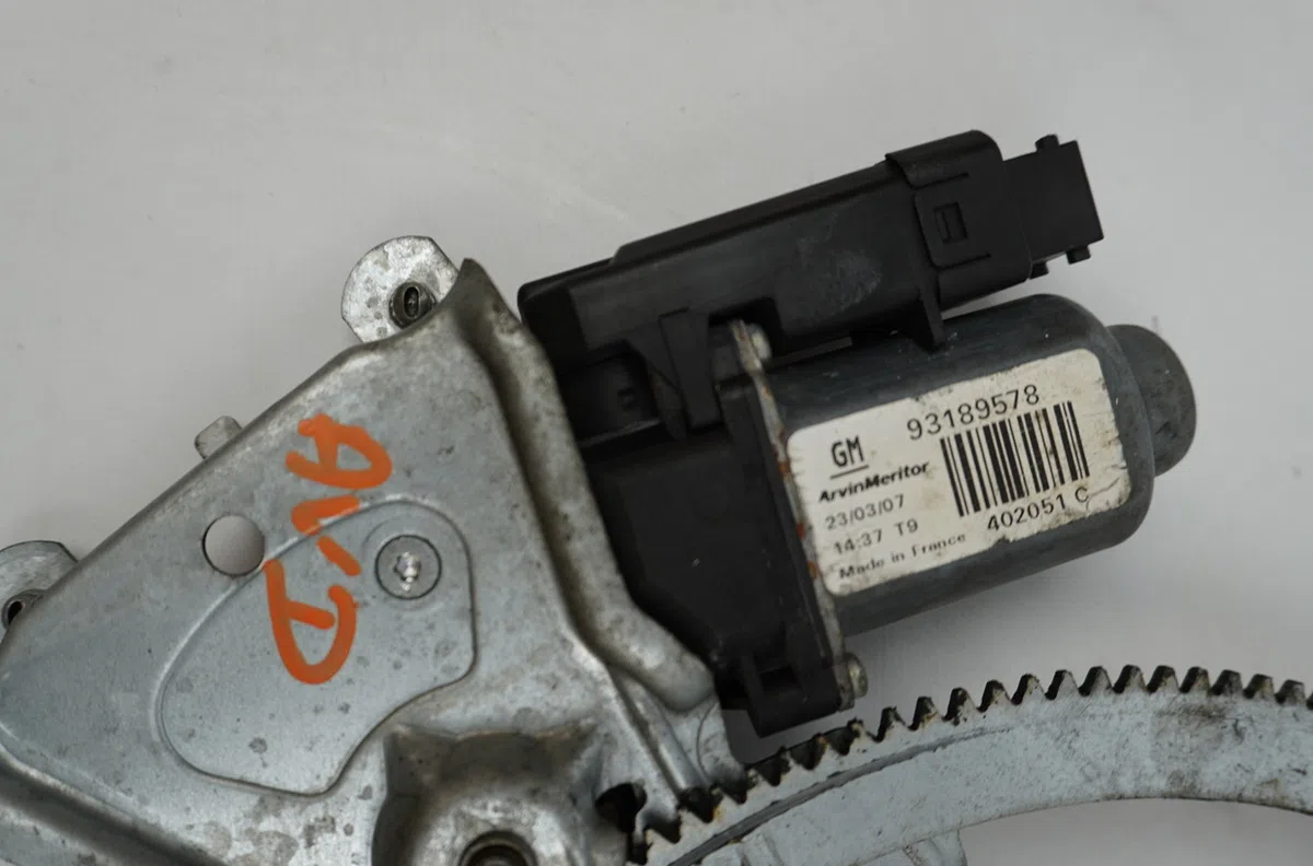 Mecanisme  moteur lève-glace avant droit Opel MERIVA A Monospace (X03) 1.7 cdti (e75) (2003-2010) occasion