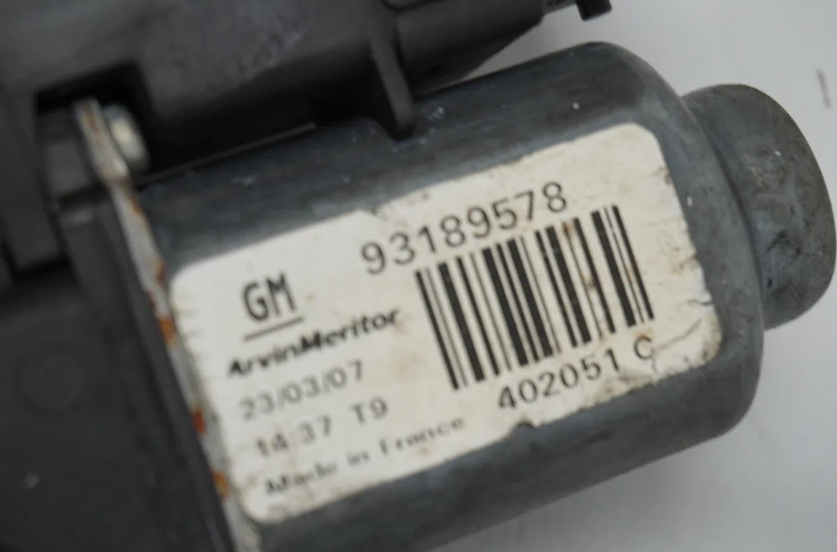 Mecanisme  moteur lève-glace avant droit Opel MERIVA A Monospace (X03) 1.7 cdti (e75) (2003-2010) occasion