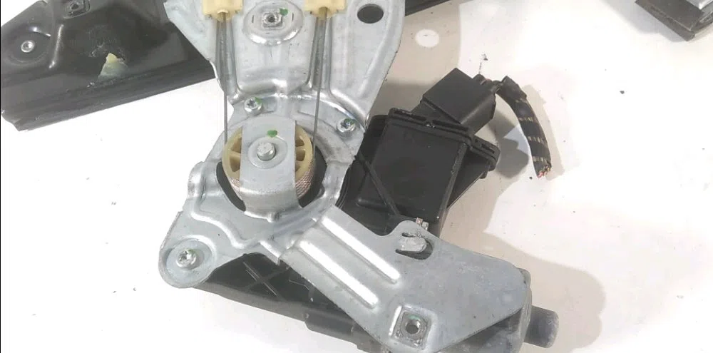 Mecanisme  moteur lève-glace avant droit Opel MERIVA B Monospace (S10) 1.3 cdti (75) (2010-2013) occasion