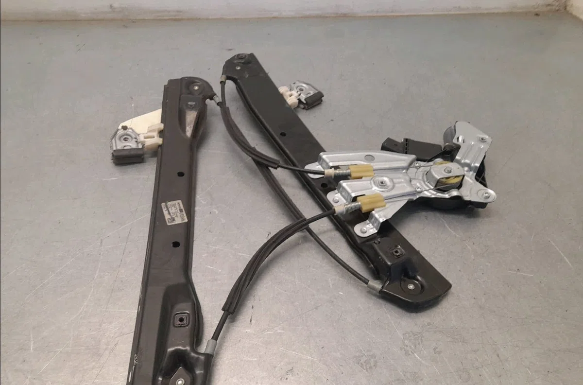Mecanisme  moteur lève-glace avant droit Opel MERIVA B Monospace (S10) 1.7 cdti (75) (2010-2017) occasion