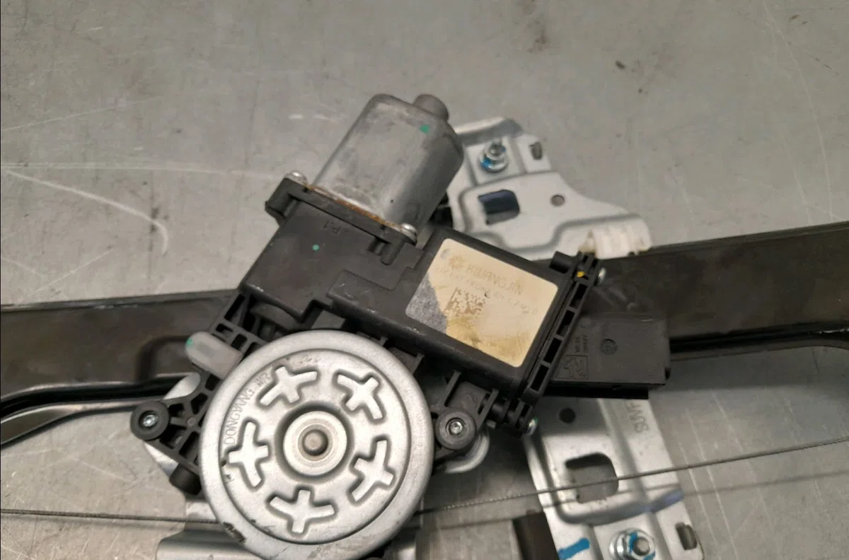 Mecanisme  moteur lève-glace avant droit Opel MOKKA - MOKKA X (J13) 1.6 cdti (_76) (2015) occasion