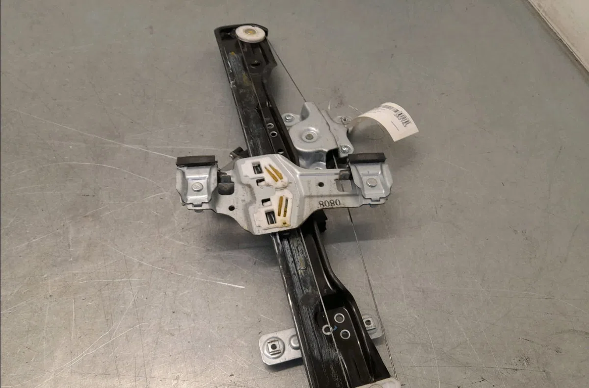 Mecanisme  moteur lève-glace avant droit Opel MOKKA - MOKKA X (J13) 1.6 cdti (_76) (2015) occasion