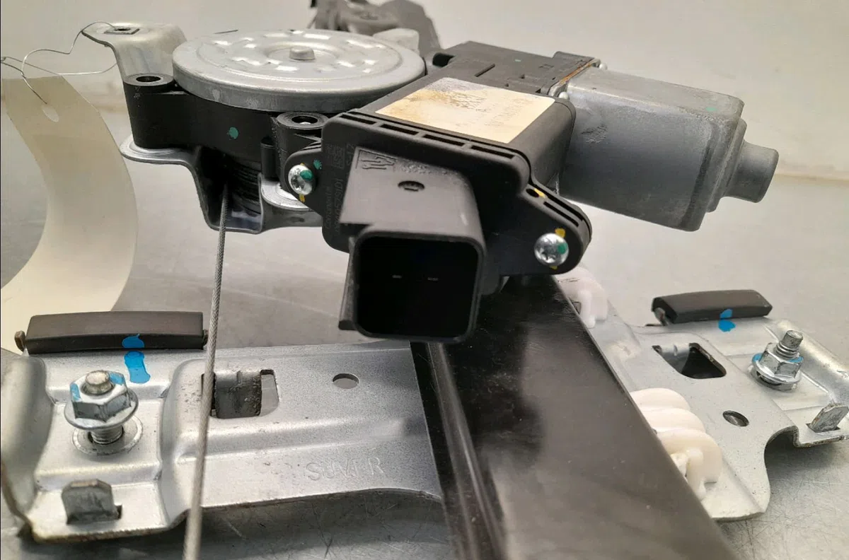 Mecanisme  moteur lève-glace avant droit Opel MOKKA - MOKKA X (J13) 1.6 cdti (_76) (2015) occasion
