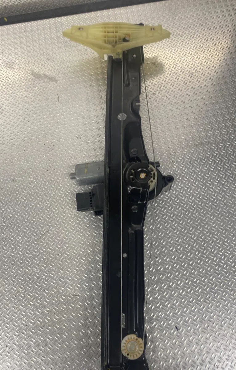 Mecanisme  moteur lève-glace avant droit OPEL VIVARO 3  VIVARO 3 PHASE 1 occasion