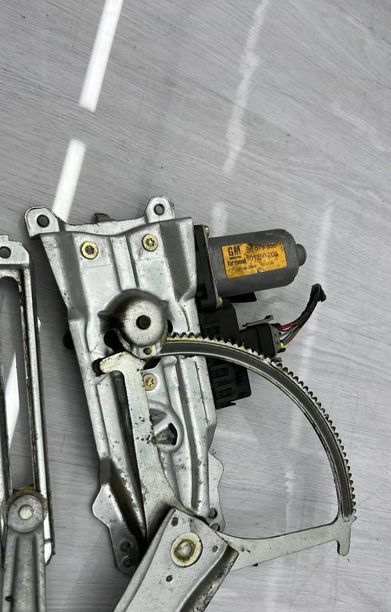 Mecanisme moteur lève-glace avant droit OPEL ZAFIRA A PHASE 1 occasion