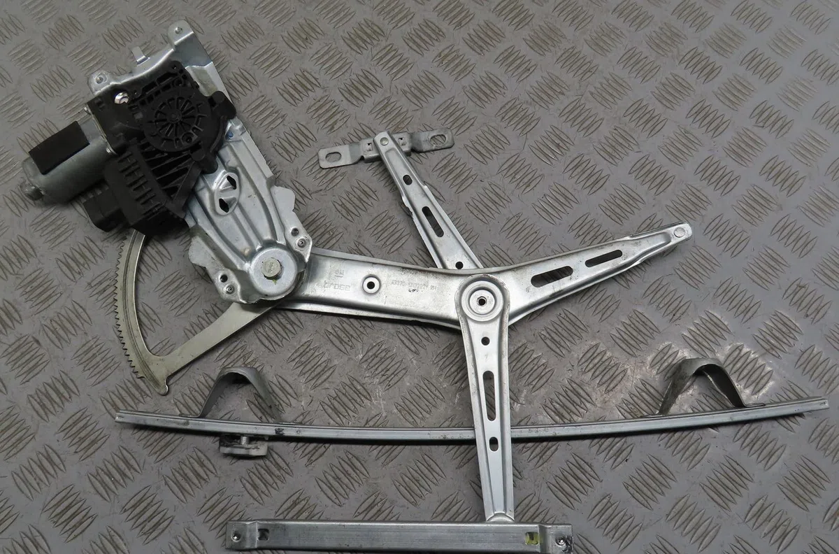 Mecanisme  moteur lève-glace avant droit Opel ZAFIRA - ZAFIRA FAMILY B (A05) 1.9 cdti (m75) (2005-2015) occasion