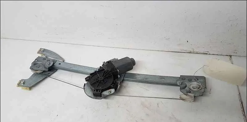 Mecanisme moteur lève-glace avant droit PEUGEOT 107 occasion
