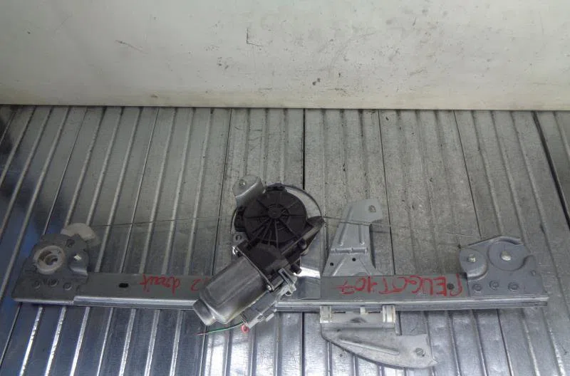 Mecanisme  moteur lève-glace avant droit PEUGEOT 107 PHASE 2 occasion