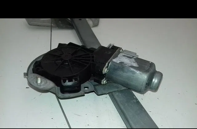 Mecanisme  moteur lève-glace avant droit Peugeot 107 (PM_, PN_) 1.4 hdi (2005-2014) occasion