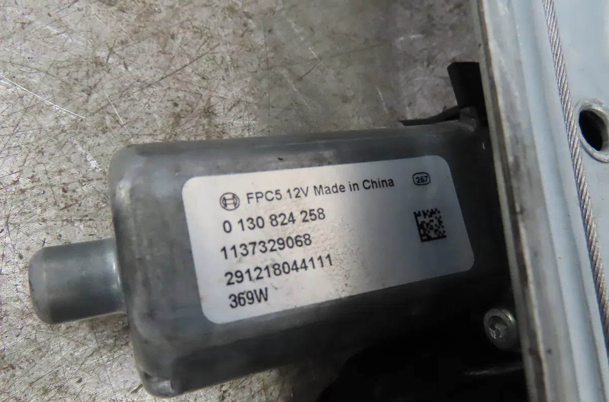 Mecanisme  moteur lève-glace avant droit Peugeot 2008 I (CU_) 1.2 thp 110 - puretech 110 (2015) 5 portes occasion