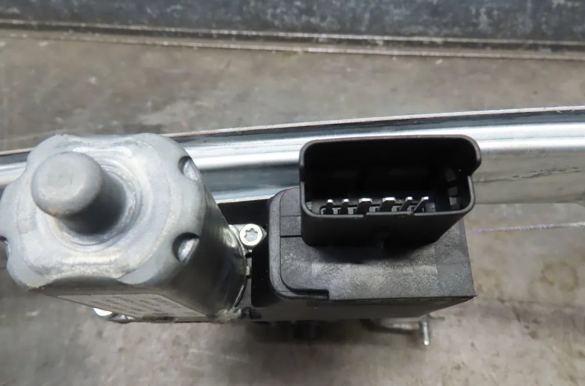 Mecanisme  moteur lève-glace avant droit Peugeot 2008 I (CU_) 1.2 thp 110 - puretech 110 (2015) 5 portes occasion