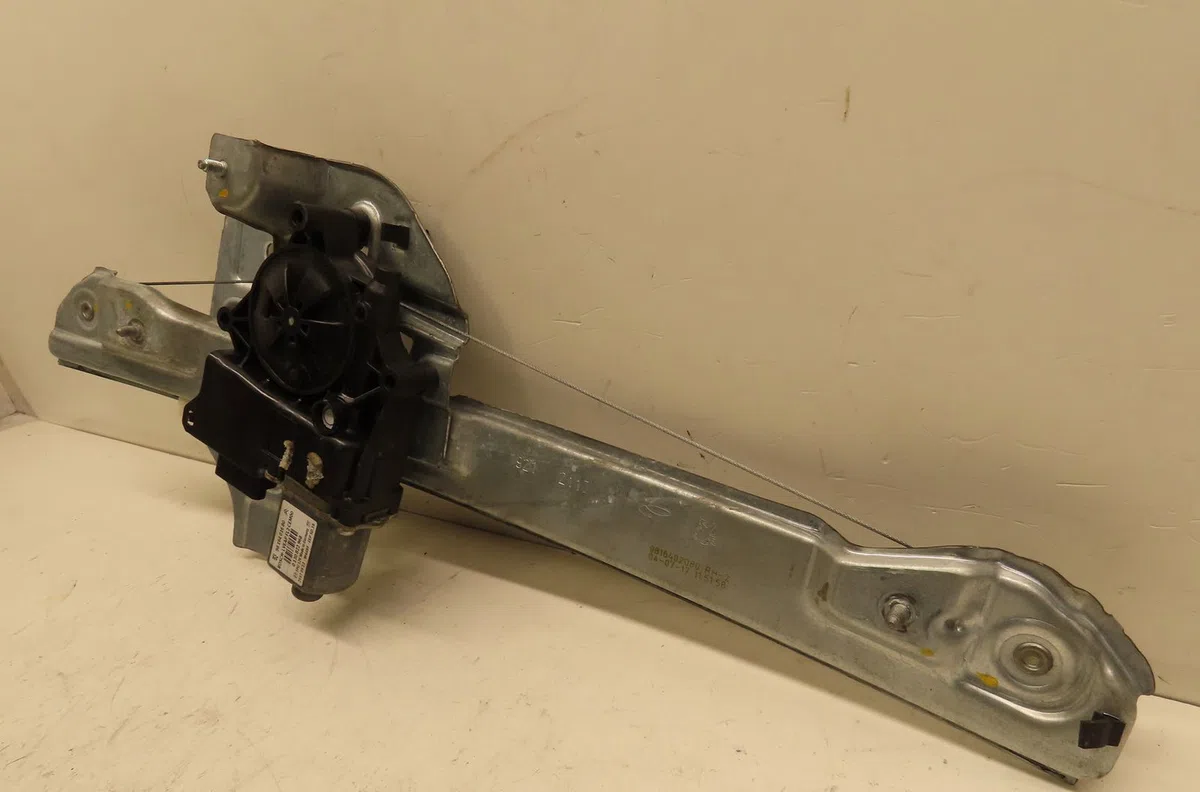 Mecanisme  moteur lève-glace avant droit Peugeot 2008 I (CU_) 1.6 bluehdi 120 (2014) 5 portes occasion
