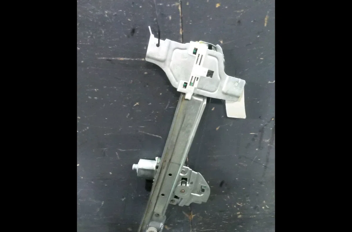 Mecanisme  moteur lève-glace avant droit Peugeot 2008 I (CU_) 1.6 vti (2013) occasion
