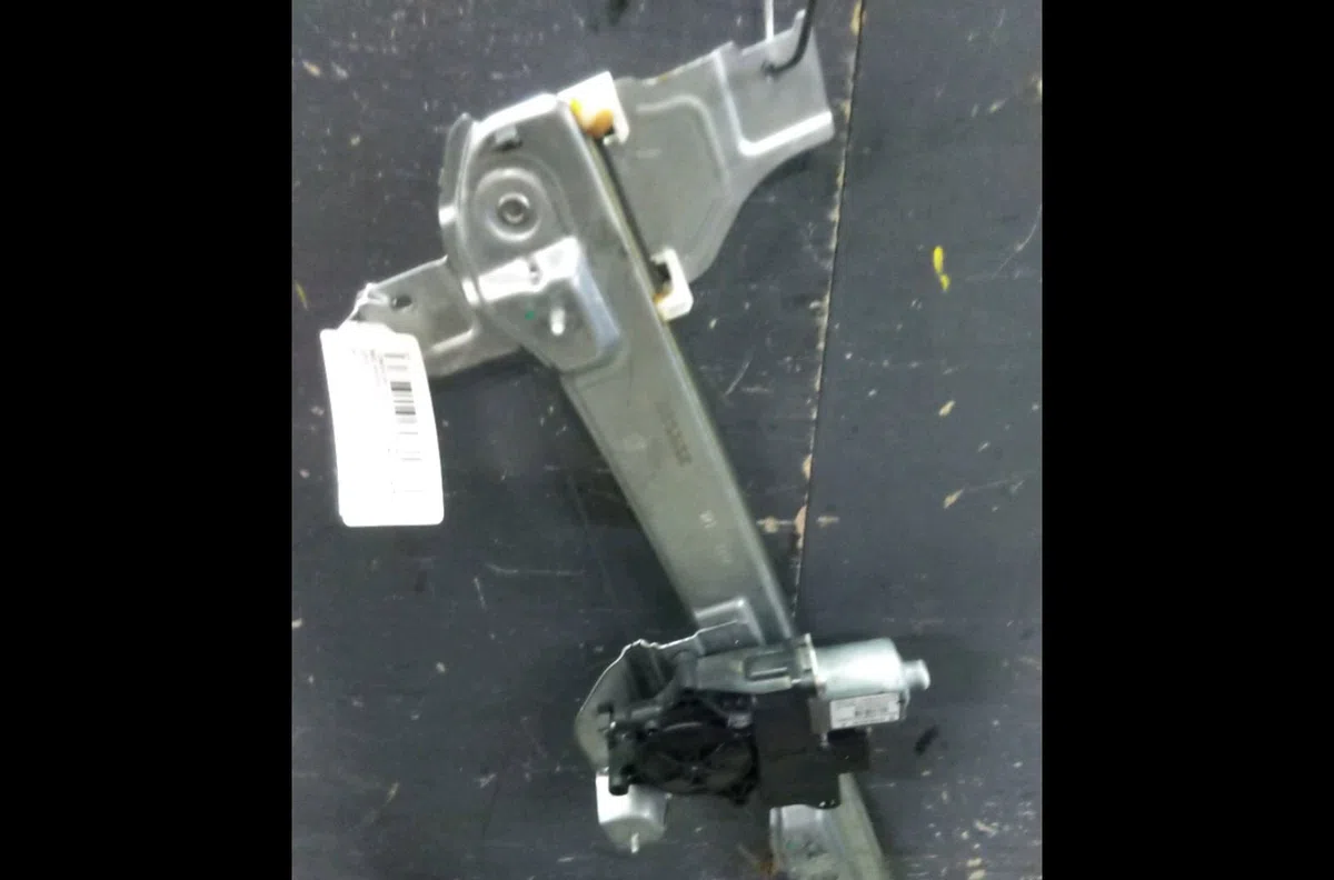 Mecanisme  moteur lève-glace avant droit Peugeot 2008 I (CU_) 1.6 vti (2013) occasion