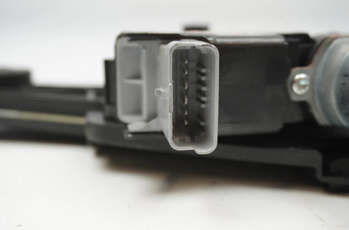 Mecanisme  moteur lève-glace avant droit Peugeot 2008 II (UD_, US_, UY_, UK_) 1.5 bluehdi 130 (2019) occasion