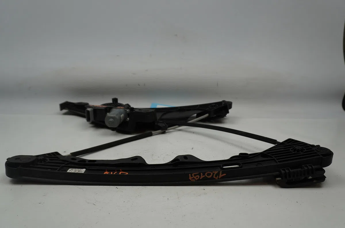 Mecanisme  moteur lève-glace avant droit Peugeot 2008 II (UD_, US_, UY_, UK_) 1.5 bluehdi 130 (2019) occasion