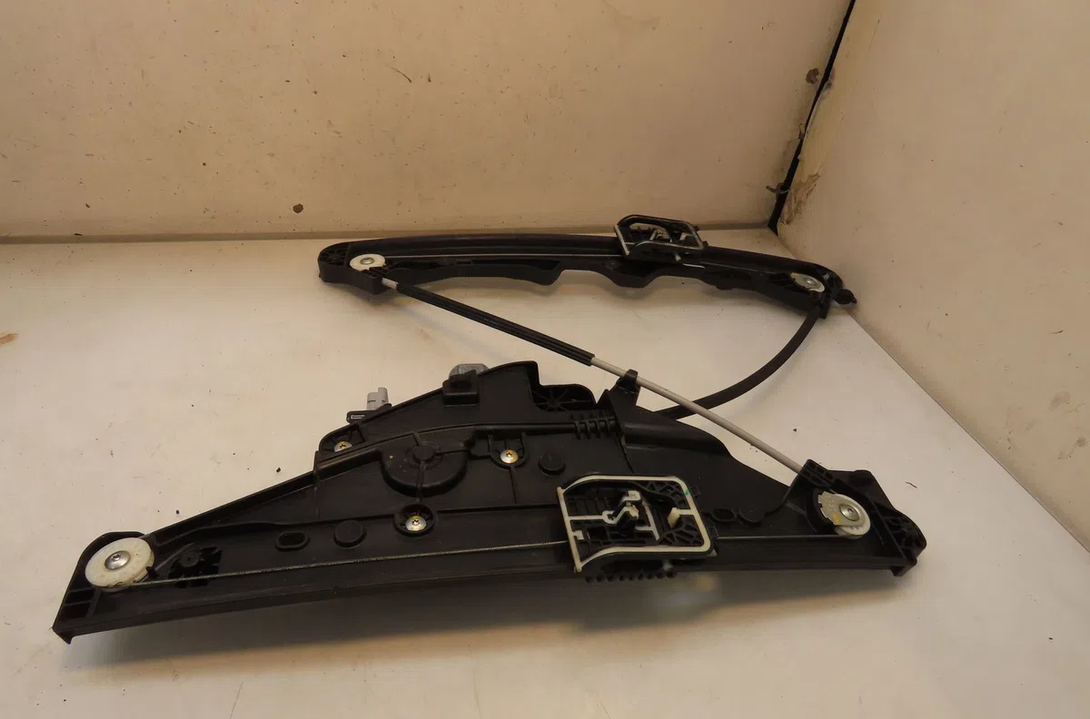 Mecanisme  moteur lève-glace avant droit Peugeot 2008 II (UD_, US_, UY_, UK_) E-2008 (2019) occasion