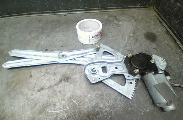 Mecanisme  moteur lève-glace avant droit Peugeot 205 II (20A-C) 1.1 (1987-1992) 5 portes occasion