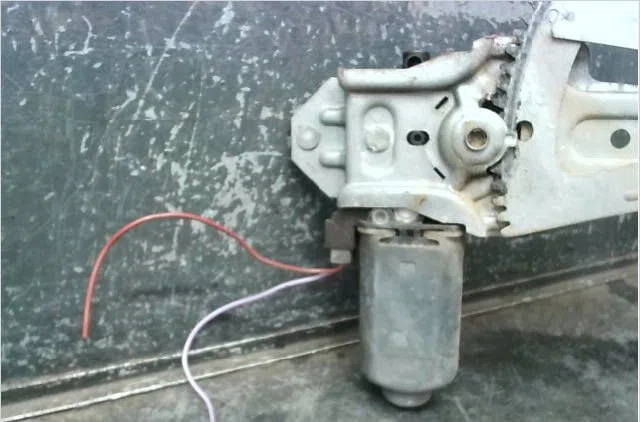 Mecanisme  moteur lève-glace avant droit Peugeot 205 II (20A-C) 1.7 diesel (1987-1998) occasion