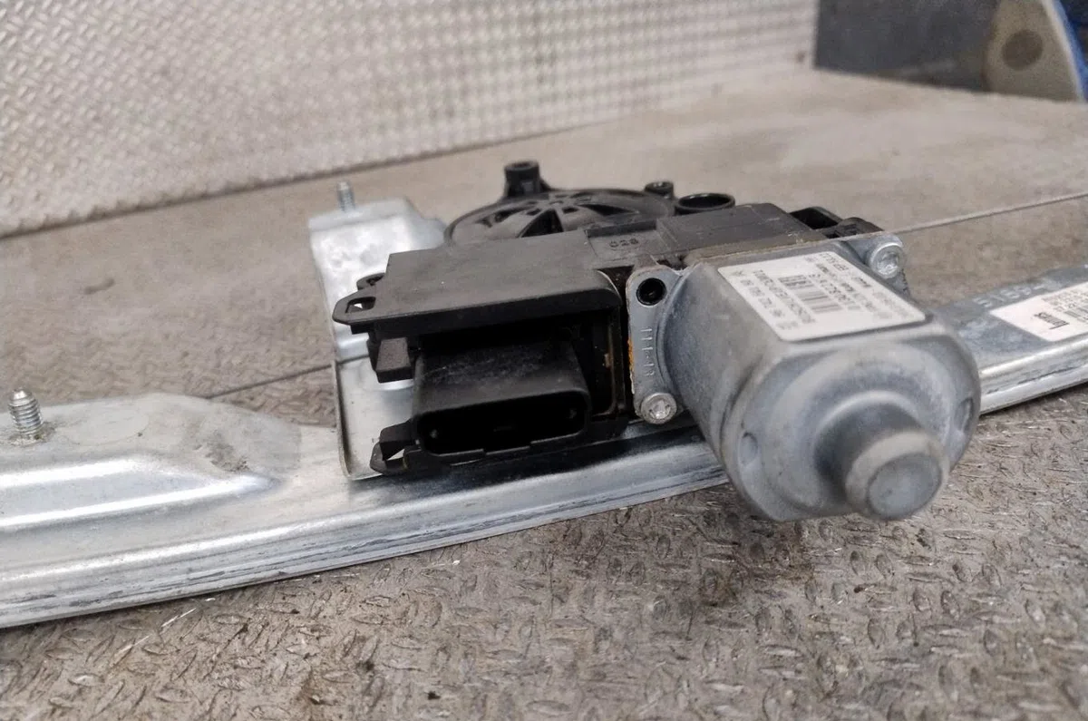 Mecanisme  moteur lève-glace avant droit PEUGEOT 208 1  208 1 PHASE 1 occasion