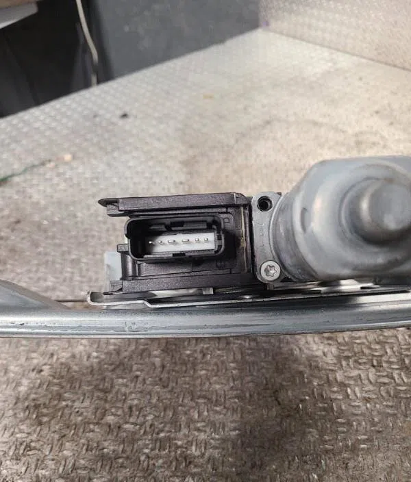 Mecanisme  moteur lève-glace avant droit PEUGEOT 208 1  208 1 PHASE 2 occasion