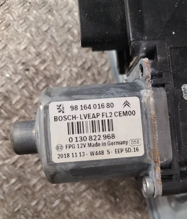 Mecanisme  moteur lève-glace avant droit PEUGEOT 208 1  208 1 PHASE 2 occasion