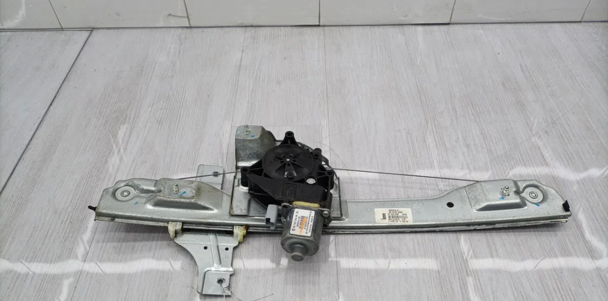 Mecanisme  moteur lève-glace avant droit PEUGEOT 208 1 PHASE 2 occasion