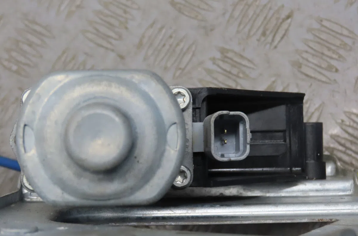 Mecanisme  moteur lève-glace avant droit Peugeot 208 I (CA_, CC_) 1.2 vti 68 - puretech 68 (2016) 5 portes occasion