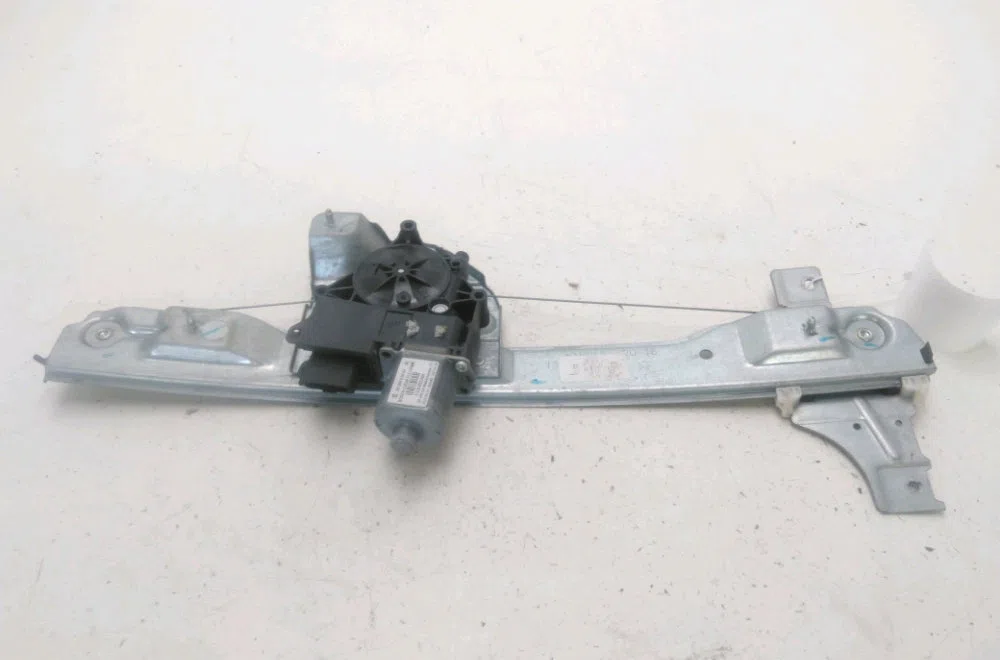 Mecanisme  moteur lève-glace avant droit Peugeot 208 I (CA_, CC_) 1.6 bluehdi 120 (2013) occasion