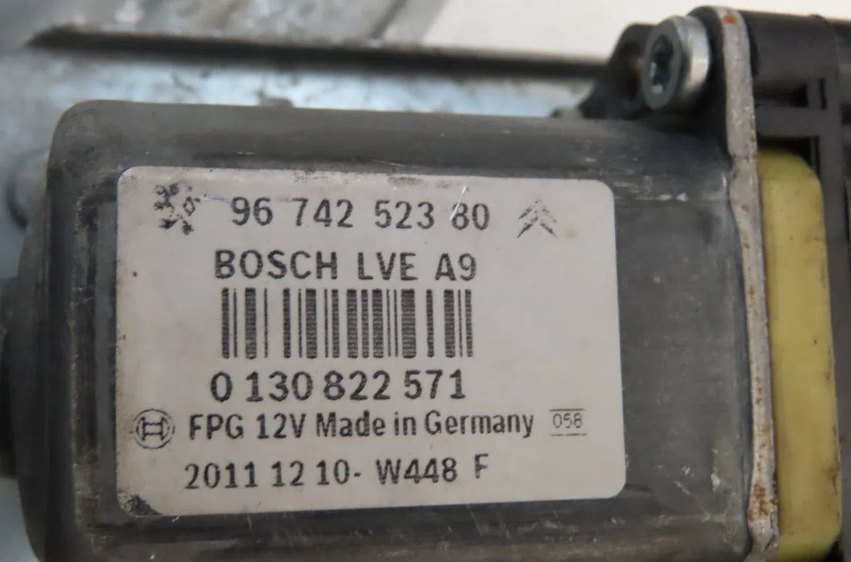 Mecanisme  moteur lève-glace avant droit Peugeot 208 I (CA_, CC_) 1.6 hdi (2012) occasion