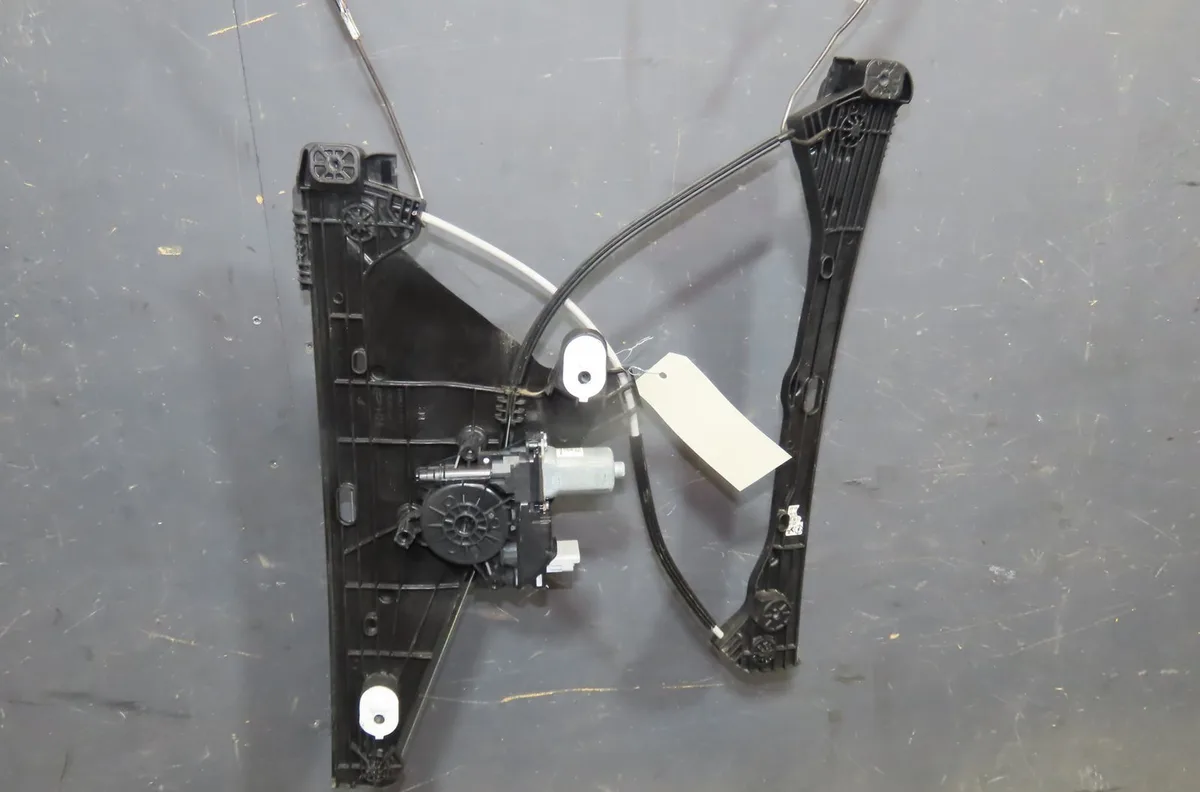 Mecanisme moteur lève-glace avant droit Peugeot 208 II (UB_, UP_, UW_, UJ_) 1.5 bluehdi 100 (2019) occasion