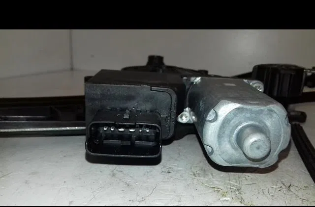 Mecanisme  moteur lève-glace avant droit Peugeot 3008 SUV (MC_, MR_, MJ_, M4_) 1.2 thp- puretech 130 (mrhnsm, mrhnsu, mr