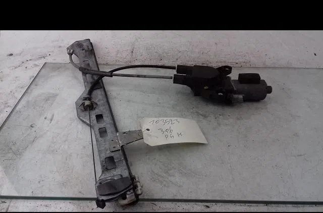 Mecanisme  moteur lève-glace avant droit Peugeot 306 3-5 portes (7A, 7C, N3, N5) 2.0 hdi 90 (1999-2002) occasion