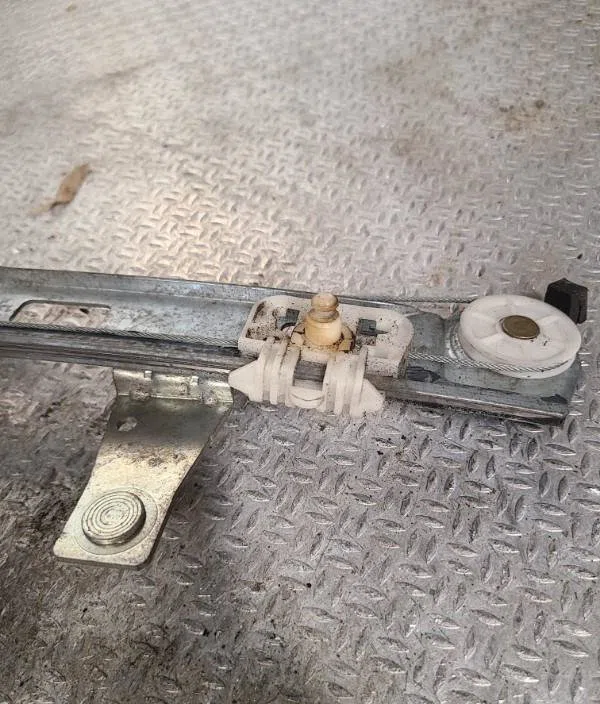 Mecanisme  moteur lève-glace avant droit PEUGEOT 306  306 BREAK occasion