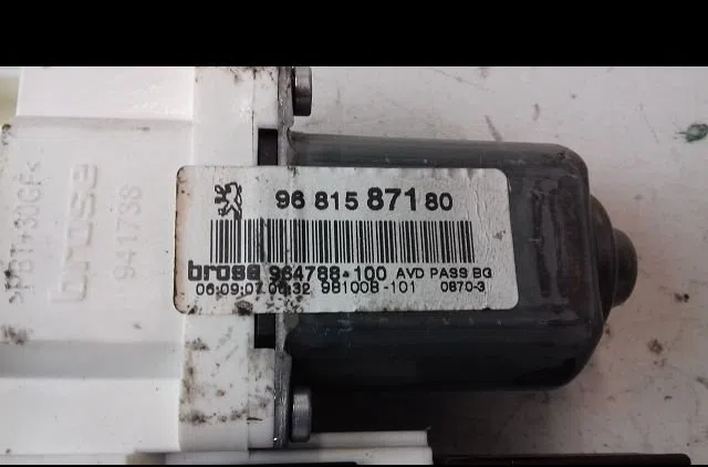 Mecanisme  moteur lève-glace avant droit Peugeot 307 (3A-C) 1.6 hdi 110 (2004-2009) 5 portes occasion